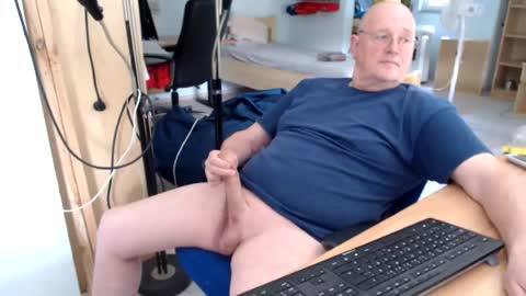 WeTwo online show from 08/02/26, 02:15