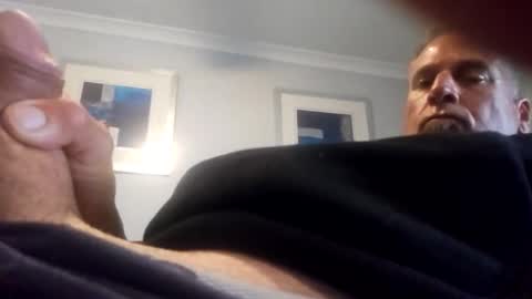 Snapshot of wgv1 chatting on 11/08/25, 10:52 wgv1 online show from 11/08/25, 10:52