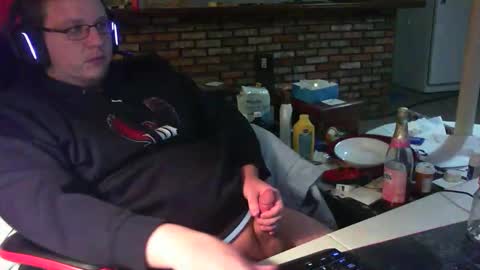 Snapshot of whateverdude555 chatting on 12/16/25, 04:06 whateverdude555 online show from 12/16/25, 04:06