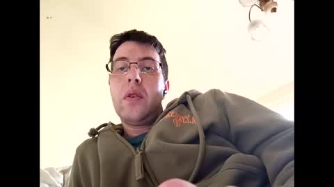 Snapshot of whatwouldyouliketosee chatting on 12/24/24, 11:38 stoffy online show from 12/24/24, 11:38