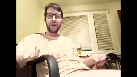 Snapshot of whatwouldyouliketosee chatting on 10/17/25, 02:15 stoffy online show from 10/17/25, 02:15