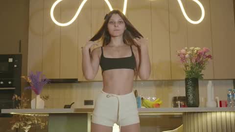 Snapshot of whisper_of_love chatting on 11/05/25, 02:11 Naomi online show from 11/05/25, 02:11