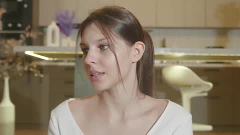 Snapshot of whisper_of_love chatting on 11/09/25, 02:10 Naomi online show from 11/09/25, 02:10