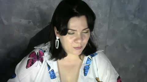 Snapshot of white__queen_ chatting on 07/13/26, 07:00 white__queen_ online show from 07/13/26, 07:00