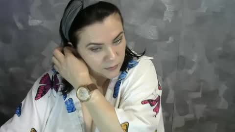 Snapshot of white__queen_ chatting on 07/21/26, 08:16 white__queen_ online show from 07/21/26, 08:16