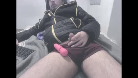 Snapshot of white_boy15 chatting on 01/17/25, 12:21 n n15 online show from 01/17/25, 12:21