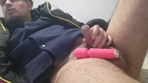 Snapshot of white_boy15 chatting on 02/13/25, 10:34 n n15 online show from 02/13/25, 10:34