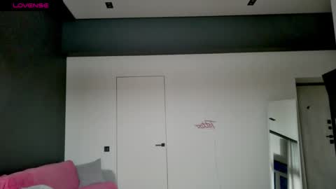 Max online show from 11/14/25, 04:11