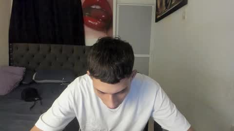 white online show from 06/10/26, 01:39