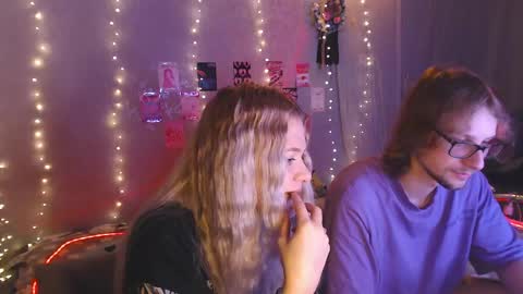 Snapshot of white_truffle chatting on 04/14/26, 03:07 Melania and Mikey online show from 04/14/26, 03:07