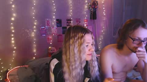 Snapshot of white_truffle chatting on 04/15/26, 02:57 Melania and Mikey online show from 04/15/26, 02:57