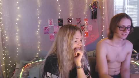 Snapshot of white_truffle chatting on 04/18/26, 07:01 Melania and Mikey online show from 04/18/26, 07:01