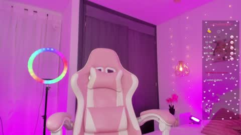 whiteatenea online show from 02/08/25, 08:09