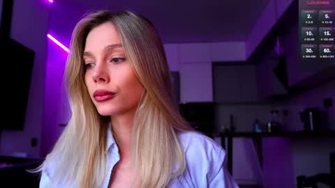 Snapshot of whitebanny chatting on 04/08/26, 08:47 Kate online show from 04/08/26, 08:47