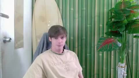 Snapshot of whiteboyinasia chatting on 10/13/25, 02:33 Christian online show from 10/13/25, 02:33