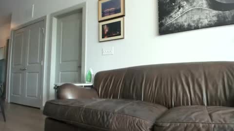 just  str8 stud nut  1000 online show from 09/23/25, 03:48