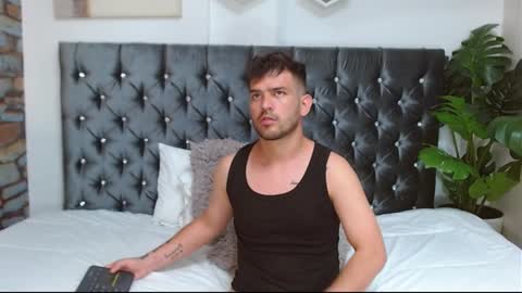 Dylan white online show from 02/02/25, 09:34