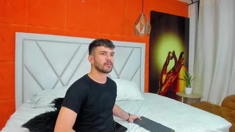 Dylan white online show from 02/09/25, 08:24