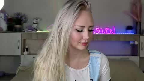 Whitekittykitten online show from 02/12/26, 03:29