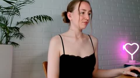 Snapshot of whiteprincessluna chatting on 06/24/26, 01:10 You wont find me here on Saturdays and Sundays online show from 06/24/26, 01:10