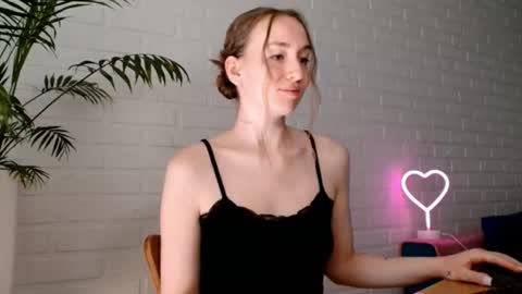 Snapshot of whiteprincessluna chatting on 07/19/26, 11:58 You wont find me here on Saturdays and Sundays online show from 07/19/26, 11:58