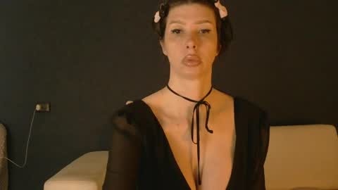 Snapshot of whitequeen888 chatting on 05/24/26, 05:45 White Queen online show from 05/24/26, 05:45