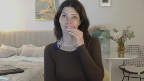 Snapshot of whitequeen888 chatting on 06/22/26, 06:27 White Queen online show from 06/22/26, 06:27