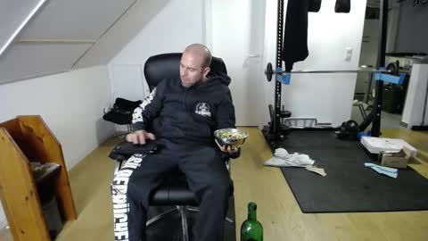 whiterabbit_86 online show from 12/14/24, 06:09