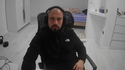 Snapshot of whiterock2000 chatting on 11/15/25, 07:10 whiterock2000 online show from 11/15/25, 07:10