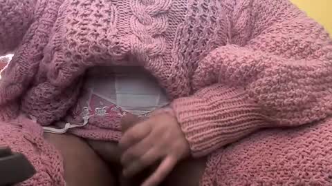 whitesweater online show from 12/02/24, 09:56