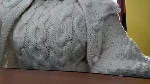 whitesweater online show from 10/20/25, 06:03