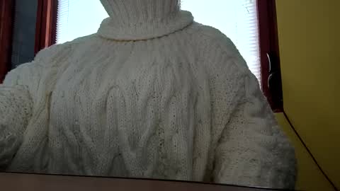 whitesweater online show from 10/28/25, 07:01