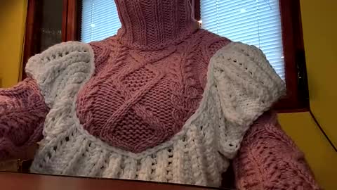 whitesweater online show from 11/18/25, 06:29