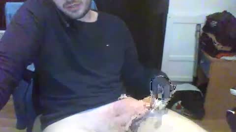 Snapshot of whitesyrup600 chatting on 11/25/25, 01:55 whitesyrup600 online show from 11/25/25, 01:55