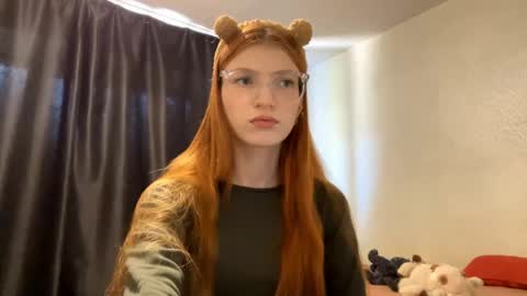 Snapshot of whitneyblaze chatting on 06/01/26, 06:37 Alaska 3 online show from 06/01/26, 06:37