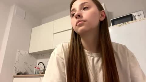Snapshot of whitneyehlers chatting on 03/23/26, 06:23 Vicky online show from 03/23/26, 06:23