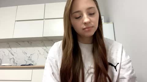 Snapshot of whitneyehlers chatting on 03/26/26, 09:53 Vicky online show from 03/26/26, 09:53