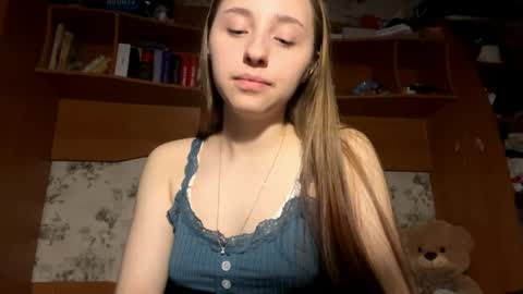 Snapshot of whitneyehlers chatting on 04/01/26, 09:45 Vicky online show from 04/01/26, 09:45