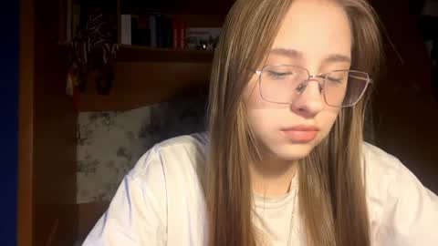 Snapshot of whitneyehlers chatting on 04/06/26, 08:21 Vicky online show from 04/06/26, 08:21