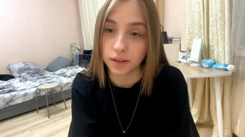 Snapshot of whitneyehlers chatting on 04/16/26, 09:39 Vicky online show from 04/16/26, 09:39