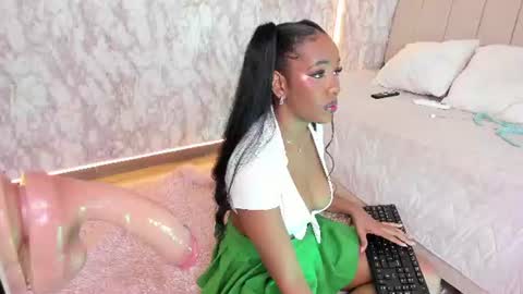 Snapshot of whitneyyfox chatting on 06/15/26, 02:58 whitneyyfox online show from 06/15/26, 02:58