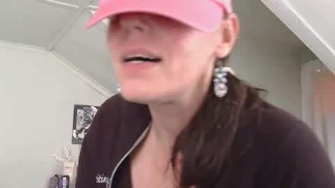 Miss Dior online show from 12/14/25, 04:01