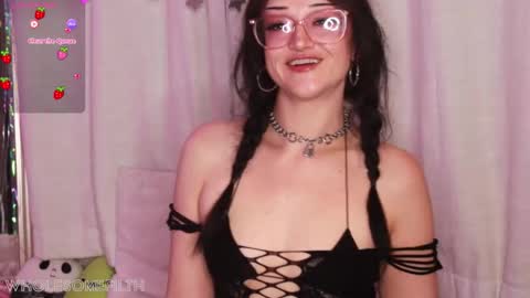 Snapshot of wholesomefilth chatting on 03/27/26, 03:23 Zoe Grace online show from 03/27/26, 03:23