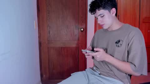 whos_he online show from 01/09/26, 09:05