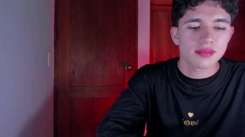 whos_he online show from 01/19/26, 01:20