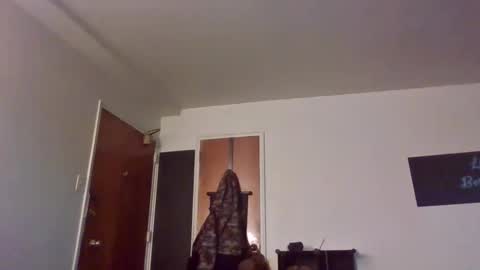 Snapshot of whosten0 chatting on 11/21/25, 11:58 whosten0 online show from 11/21/25, 11:58