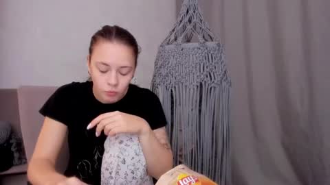 Veronica online show from 03/06/25, 04:17