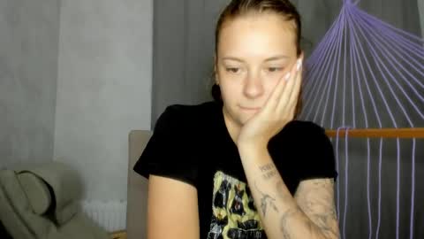 Snapshot of why_again_me chatting on 05/16/26, 07:23 Veronica online show from 05/16/26, 07:23
