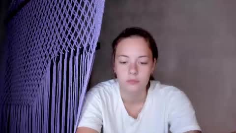 Snapshot of why_again_me chatting on 06/18/26, 08:57 Veronica online show from 06/18/26, 08:57