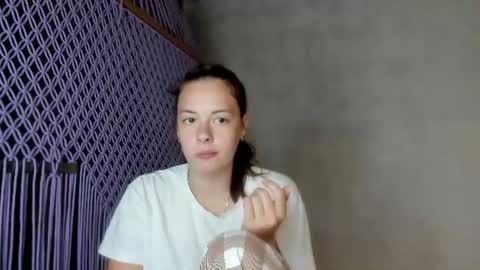 Snapshot of why_again_me chatting on 06/19/26, 08:12 Veronica online show from 06/19/26, 08:12